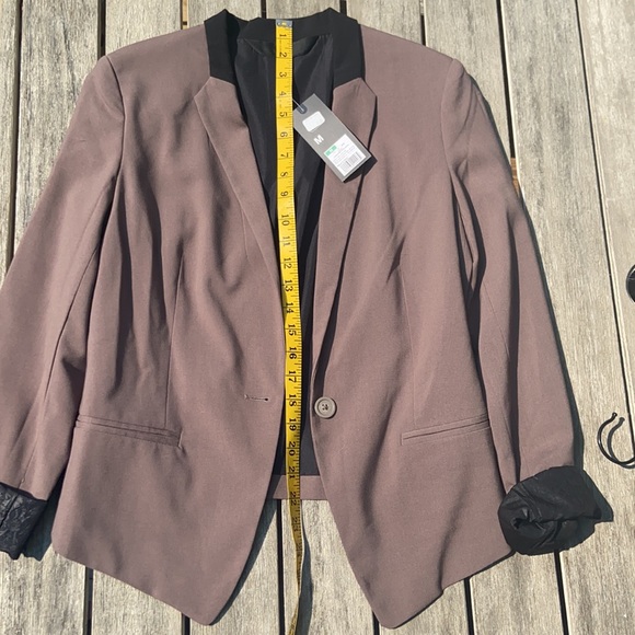 Casual blazer with damask detail - Picture 3 of 11